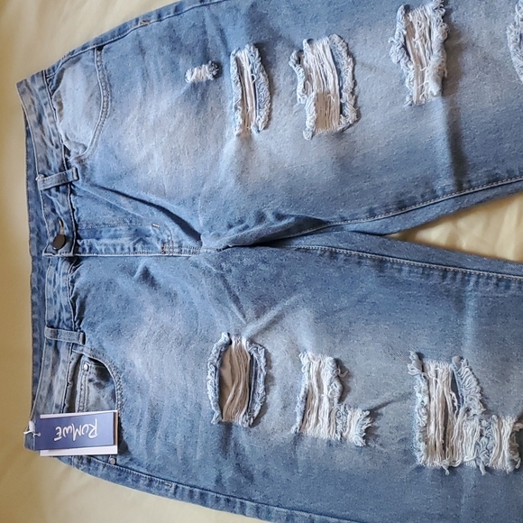Jeans- SOLD - Picture 2 of 4